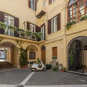 Appartement Largo Di Torre Argentina, Rome