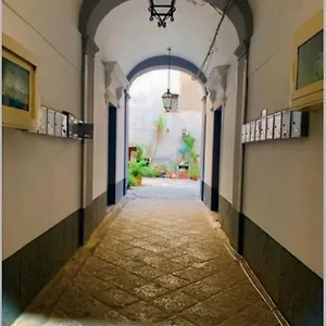 https://central-house-catania-historic-center.catania-hotels.net